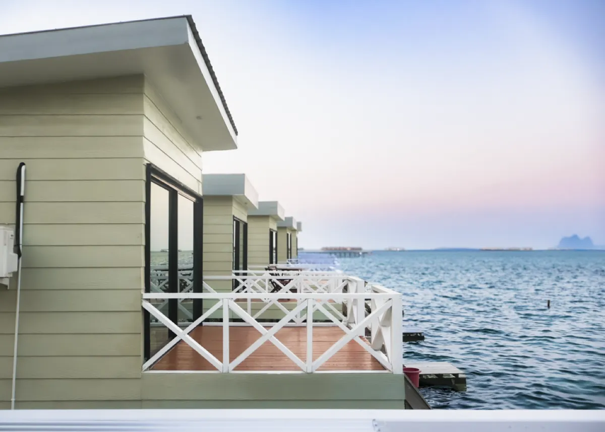 Single storey villa private deck