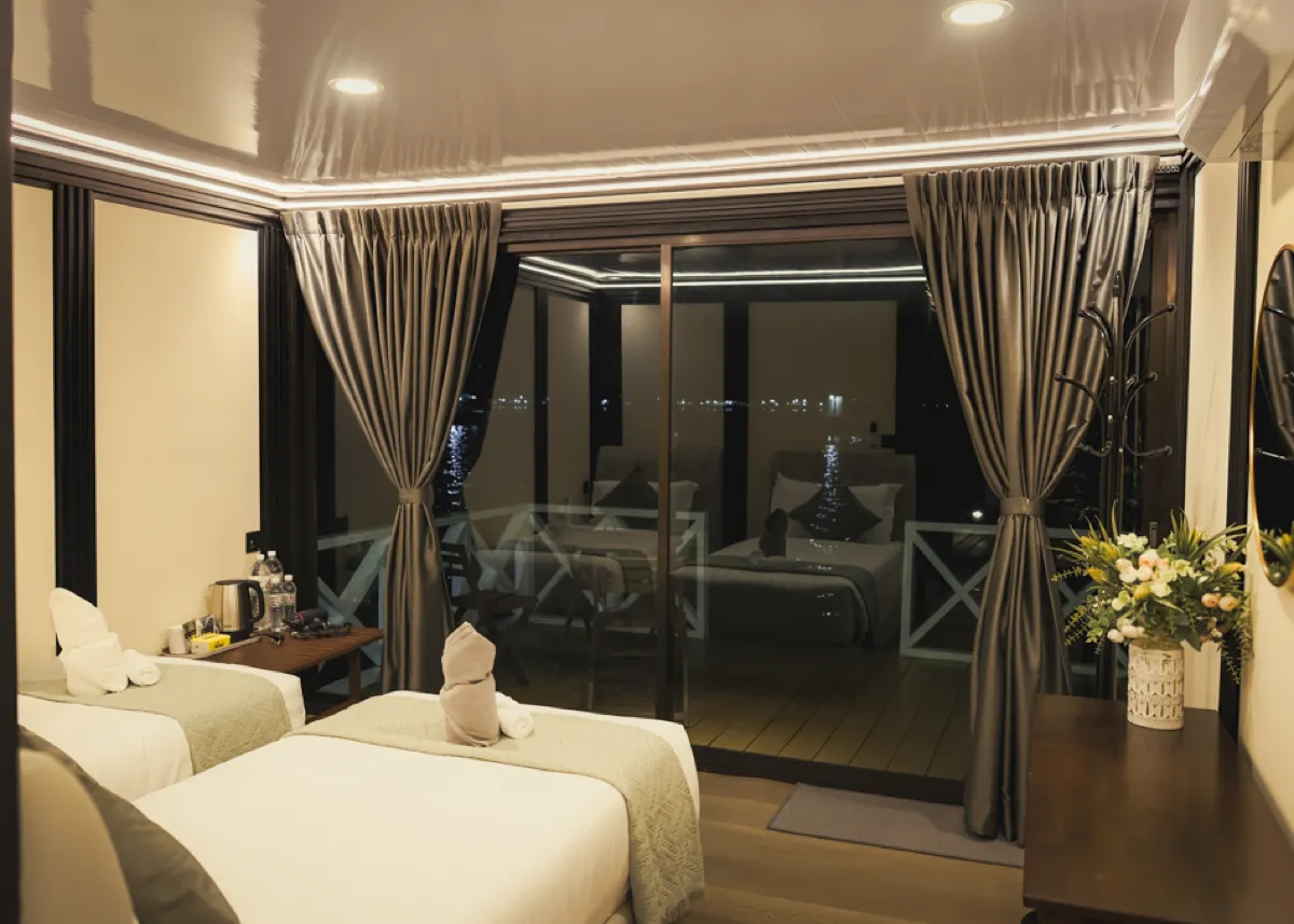 Single storey twin beds with sea view